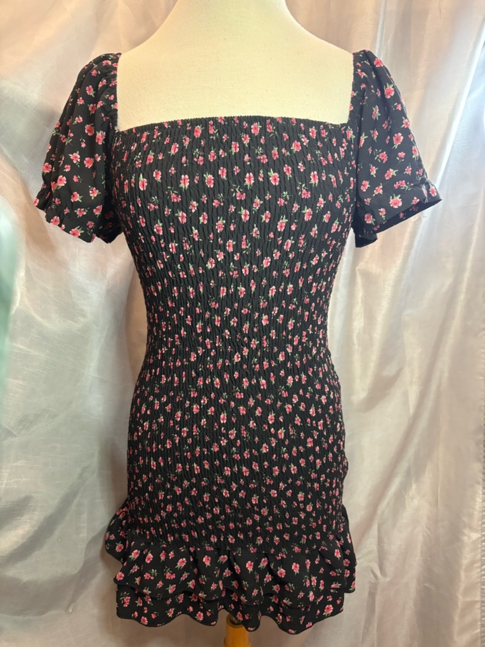 Forever 21 Black Floral Smocked Dress. Callout. Sleeves No Longer Cinched